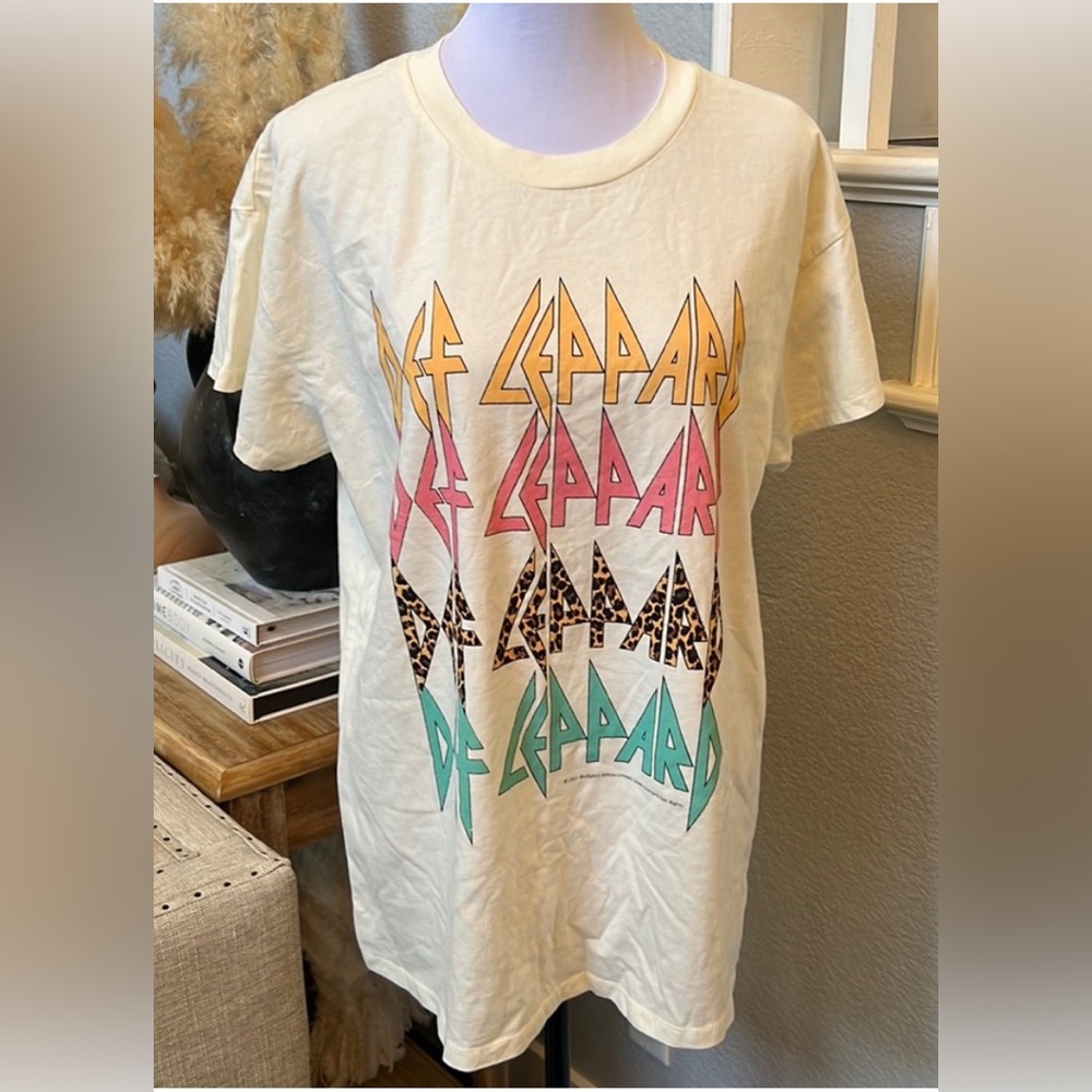 NWOT Def Leppard Vinyl Icons shirt XS